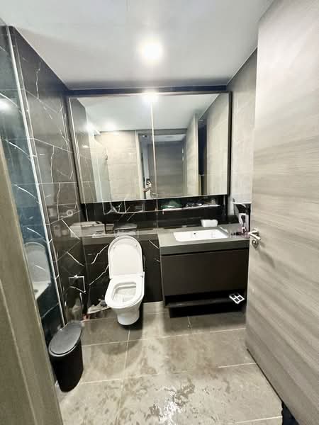 The Florence Residences, 97 Hougang Avenue 2, 2 Bedrooms, 721 sqft, Condominium For Rent, by Dewi Chen, 500123644 - Bathroom - PropertyGuru.com.sg