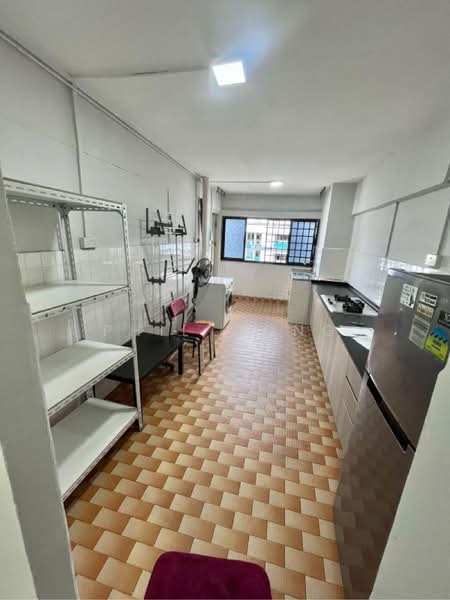 135 Bedok North Street 2, 135 Bedok North Street 2, 4 Bedrooms, 1,603 sqft, HDB Flat For Sale, by Phil Wong, 500123647 - Kitchen - PropertyGuru.com.sg