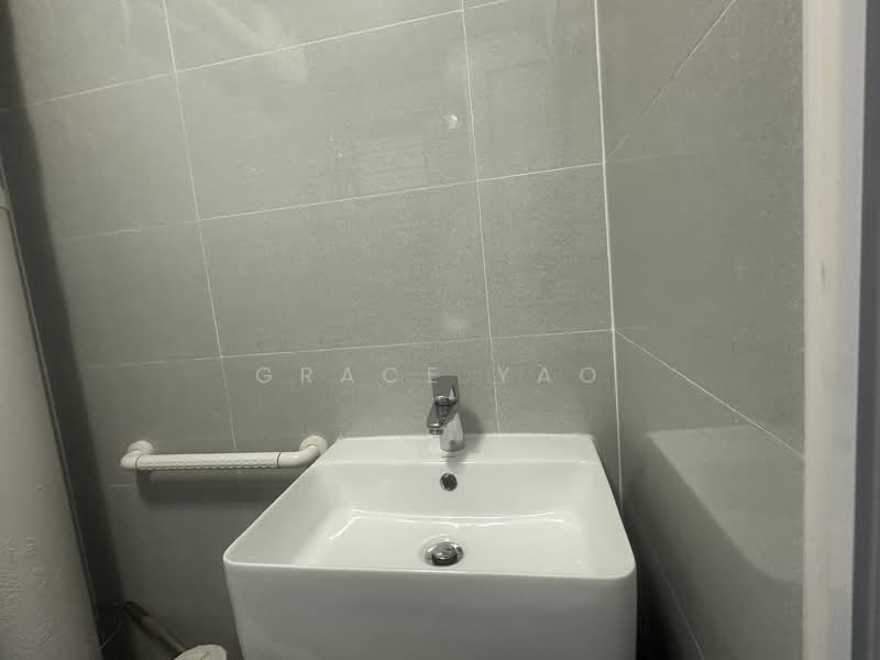 897 Tampines Street 81, 897 Tampines Street 81, 3 Bedrooms, 1,389 sqft, HDB Flat For Rent, by Grace Yao, 500123655 - Bathroom - PropertyGuru.com.sg