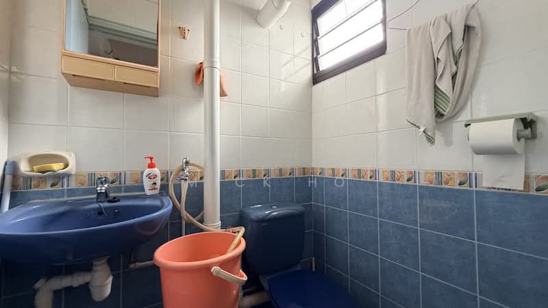 130 Ang Mo Kio Avenue 3, 130 Ang Mo Kio Avenue 3, 3 Bedrooms, 1,055 sqft, HDB Flat For Sale, by Mick Ho, 500123672 - Bathroom - PropertyGuru.com.sg