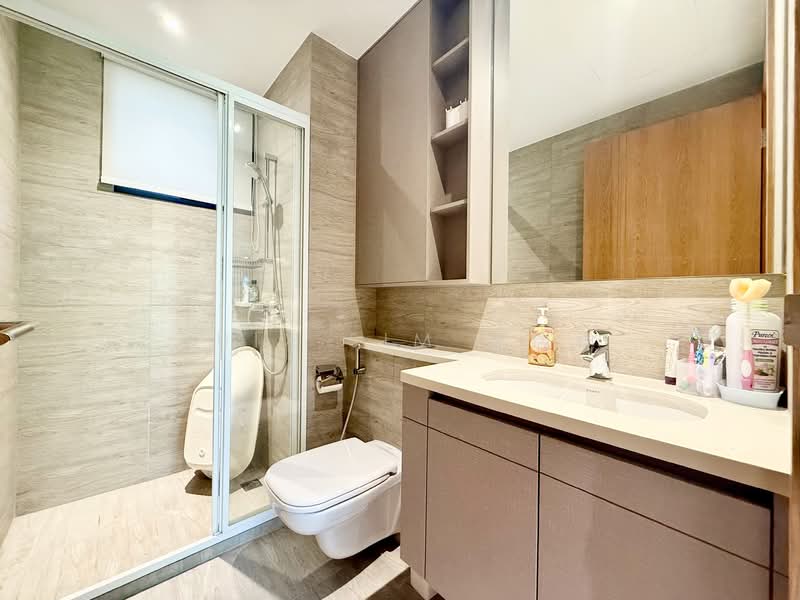 Rivercove Residences EC, 26 Anchorvale Ln, 4 Bedrooms, 1,216 sqft, Condominium For Sale, by Ruix Sim 沈瑞祥, 500123687 - Common Bathroom - PropertyGuru.com.sg