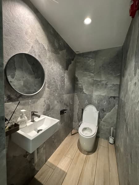 Prime Serangoon Road F&B Space | Ground Floor | High Visibility | Ready Setup, , 1,346 sqft, Food & Beverage For Rent, by Zack Liang, 500123726 - Washroom - CommercialGuru.com.sg