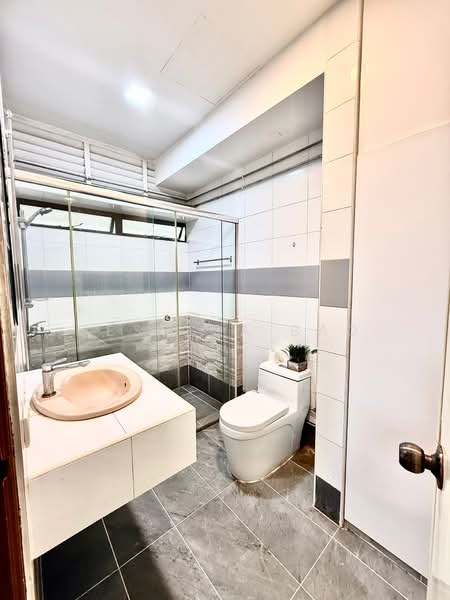 34 Hertford Road, 34 Hertford Road, Room Rental, 300 sqft, Walk-up Apartment For Rent, by Jessica Bao, 500123734 - Bathroom - PropertyGuru.com.sg