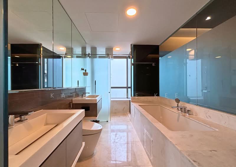 Silversea, 50 Marine Parade Road, 4 Bedrooms, 2,530 sqft, Condominium For Sale, by Katherine Kee, 500123751 - Master Bathroom - PropertyGuru.com.sg
