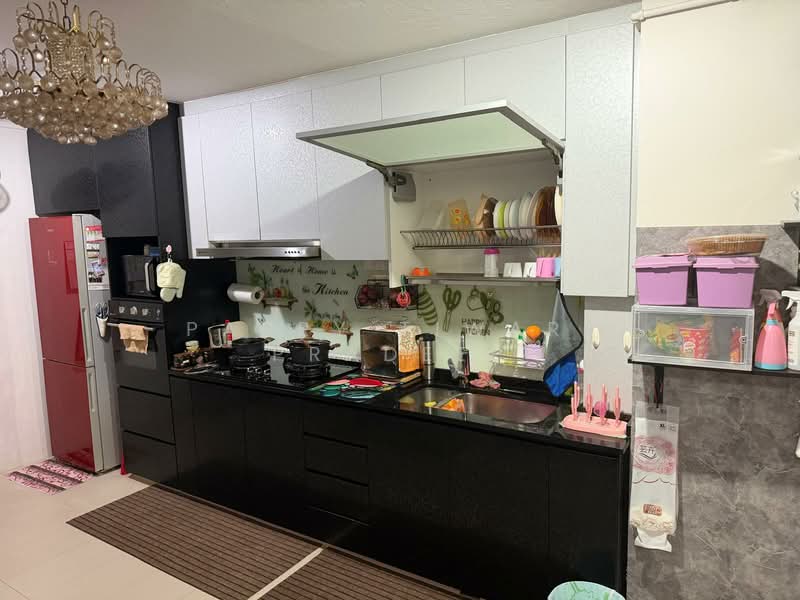 234 Bukit Batok East Avenue 5, 234 Bukit Batok East Avenue 5, 2 Bedrooms, 740 sqft, HDB Flat For Sale, by Parry Tiwari Pradeep, 500123758 - Kitchen - PropertyGuru.com.sg