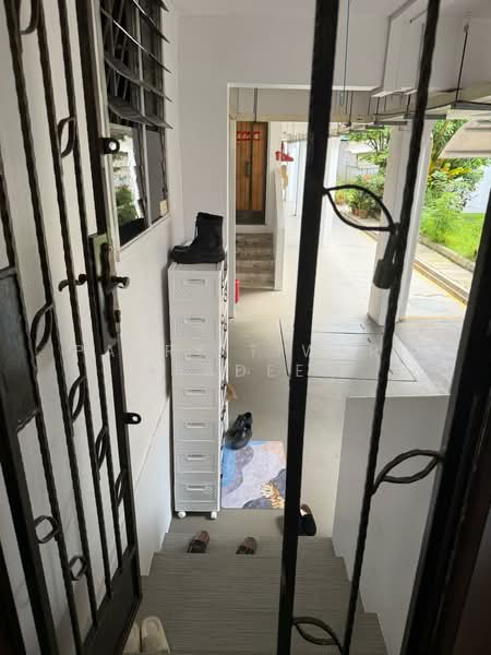 234 Bukit Batok East Avenue 5, 234 Bukit Batok East Avenue 5, 2 Bedrooms, 740 sqft, HDB Flat For Sale, by Parry Tiwari Pradeep, 500123758 - Entrance - PropertyGuru.com.sg