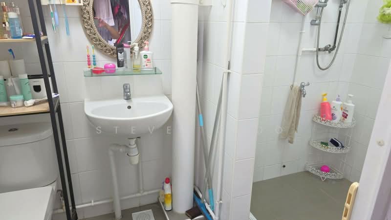 404 Yishun Avenue 6, 404 Yishun Avenue 6, Room Rental, 120 sqft, HDB Flat For Rent, by Steven Choo, 500123761 - Bathroom - PropertyGuru.com.sg