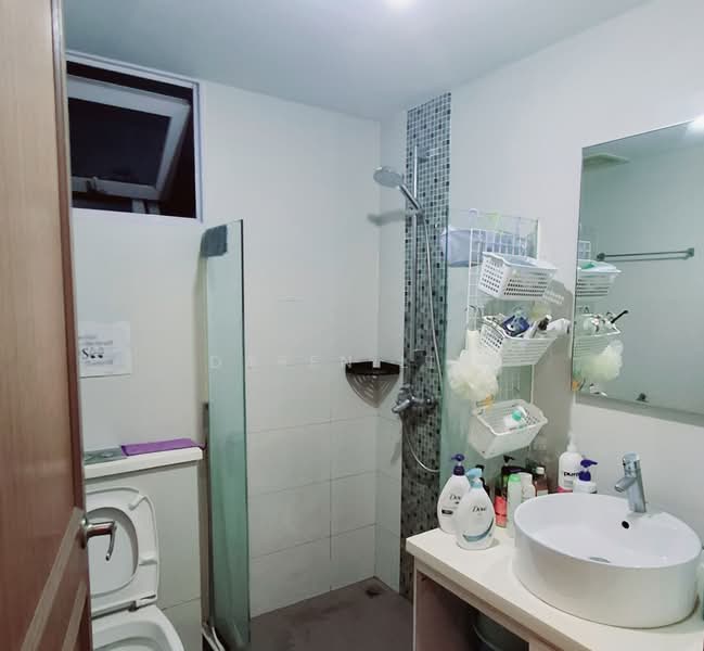 Central Imperial, 3 Lorong 14 Geylang, 3 Bedrooms, 743 sqft, Condominium For Sale, by Daren Lim, 500123763 - Bathroom - PropertyGuru.com.sg