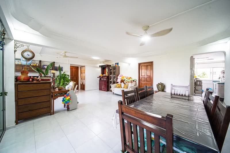 162 Tampines Street 12, 162 Tampines Street 12, 3 Bedrooms, 1,432 sqft, HDB Flat For Sale, by JW Lee 李健汶, 500123765 - Living Room - PropertyGuru.com.sg