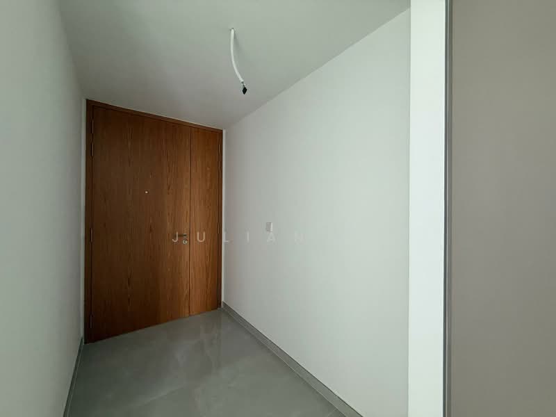 Penrose, 20 Sims Drive, 3 Bedrooms, 1,066 sqft, Condominium For Rent, by Julian Li, 500123772 - Entrance - PropertyGuru.com.sg