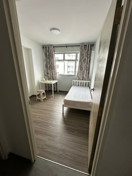 674B Fern Grove @ Yishun, 674B Yishun Avenue 4, Room Rental, 150 sqft, HDB Flat For Rent, by Ada Ho, 500123796 - Bedroom - PropertyGuru.com.sg