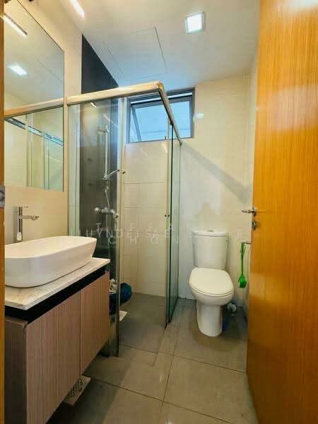 Beacon Heights, 8 Mar Thoma Road, 2 Bedrooms, 893 sqft, Condominium For Sale, by Lydia Shi, 500123806 - Bathroom - PropertyGuru.com.sg