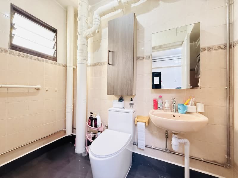 258C Compassvale Road, 258C Compassvale Road, 3 Bedrooms, 1,184 sqft, HDB Flat For Rent, by Wesley Yuen, 500123817 - Bathroom - PropertyGuru.com.sg