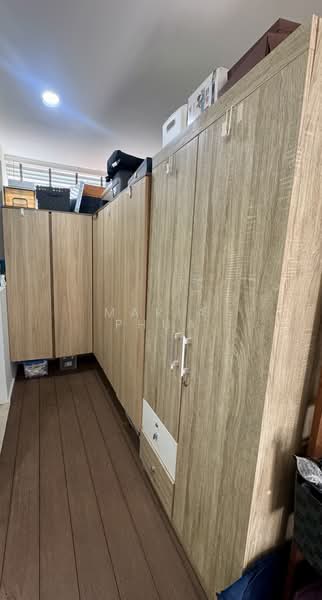 The Tampines Trilliant, 15 Tampines Central 7, 4 Bedrooms, 2,120 sqft, Executive Condominium For Sale, by Maria Phua, 500123820 - Walk in wardrobe  - PropertyGuru.com.sg