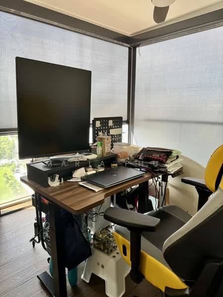 The Tampines Trilliant, 15 Tampines Central 7, 4 Bedrooms, 2,120 sqft, Executive Condominium For Sale, by Maria Phua, 500123820 - Working area at Roof Terrace  - PropertyGuru.com.sg