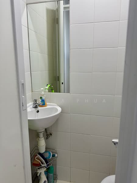 The Tampines Trilliant, 15 Tampines Central 7, 4 Bedrooms, 2,120 sqft, Executive Condominium For Sale, by Maria Phua, 500123820 - Bathroom 1 at yard area  - PropertyGuru.com.sg