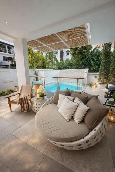 3 Storey Semi-D French Colonial styled semi D / Kovan mrt, , 4 Bedrooms, 4,500 sqft, Semi-Detached House For Sale, by Anselm Teo, 500123821 - Exterior - PropertyGuru.com.sg