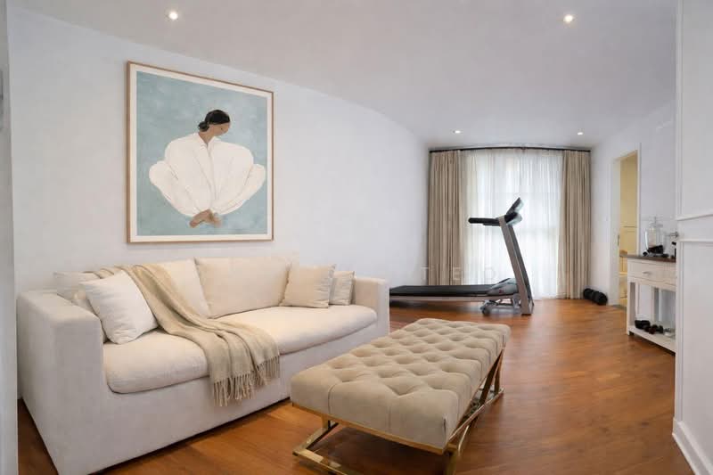 3 Storey Semi-D French Colonial styled semi D / Kovan mrt, , 4 Bedrooms, 4,500 sqft, Semi-Detached House For Sale, by Anselm Teo, 500123821 - Living Room - PropertyGuru.com.sg