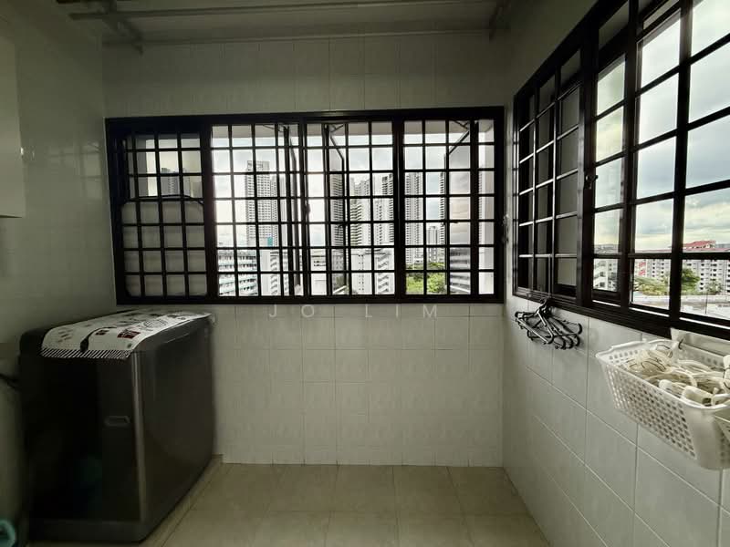 122 Lorong 2 Toa Payoh, 122 Lorong 2 Toa Payoh, 3 Bedrooms, 1,076 sqft, HDB Flat For Sale, by Jo Lim, 500123825 - Balcony - PropertyGuru.com.sg