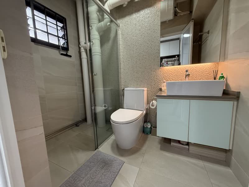 122 Lorong 2 Toa Payoh, 122 Lorong 2 Toa Payoh, 3 Bedrooms, 1,076 sqft, HDB Flat For Sale, by Jo Lim, 500123825 - Bathroom - PropertyGuru.com.sg