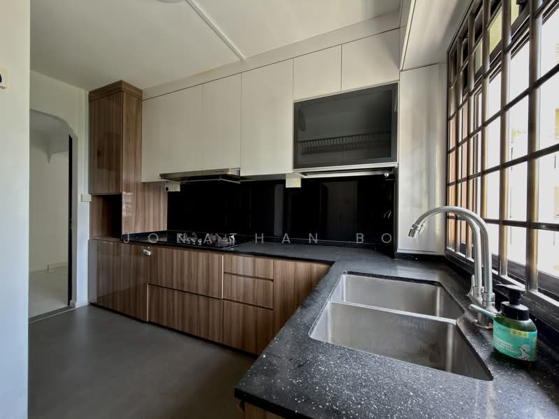 722 Tampines Street 72, 722 Tampines Street 72, 4 Bedrooms, 1,292 sqft, HDB Flat For Sale, by Jonathan Boh, 500123835 - Kitchen - PropertyGuru.com.sg