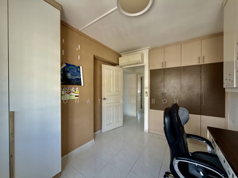 722 Tampines Street 72, 722 Tampines Street 72, 4 Bedrooms, 1,292 sqft, HDB Flat For Sale, by Jonathan Boh, 500123835 - Study - PropertyGuru.com.sg