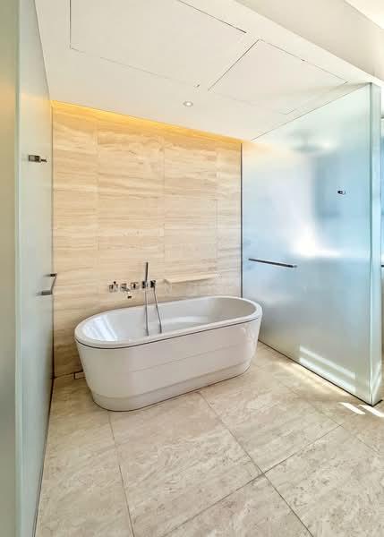 Hana, 8 Tomlinson Road, 4 Bedrooms, 3,531 sqft, Apartment For Rent, by Edmund Ng Y S, 500123841 - Bathroom - PropertyGuru.com.sg