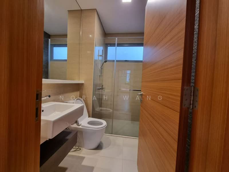 Woodhaven, 71 Woodgrove Avenue, 4 Bedrooms, 3,358 sqft, Condominium For Sale, by Norah Wang, 500123843 - Bathroom - PropertyGuru.com.sg