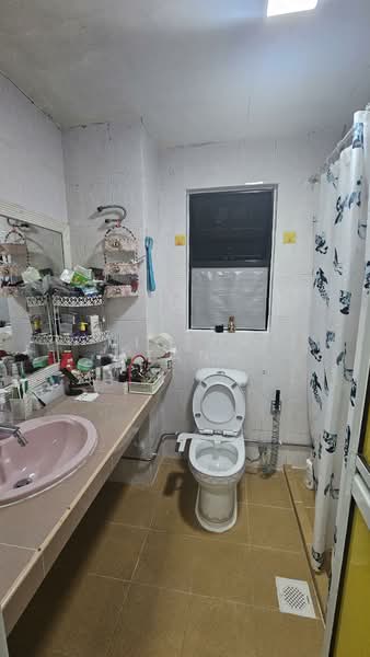Guillemard View, 329A Guillemard Road, 3 Bedrooms, 1,313 sqft, Apartment For Sale, by Victor Tan, 500123852 - Bathroom - PropertyGuru.com.sg