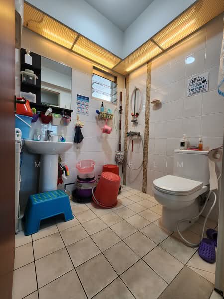 988A Buangkok Green, 988A Buangkok Green, 3 Bedrooms, 990 sqft, HDB Flat For Sale, by Michelle Lim, 500123884 - Bathroom - PropertyGuru.com.sg