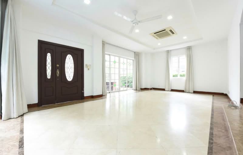 Gentle Villas, Gentle Drive, 5 Bedrooms, 7,382 sqft, Semi-Detached House For Rent, by John Ho, 500123899 - Entrance - PropertyGuru.com.sg