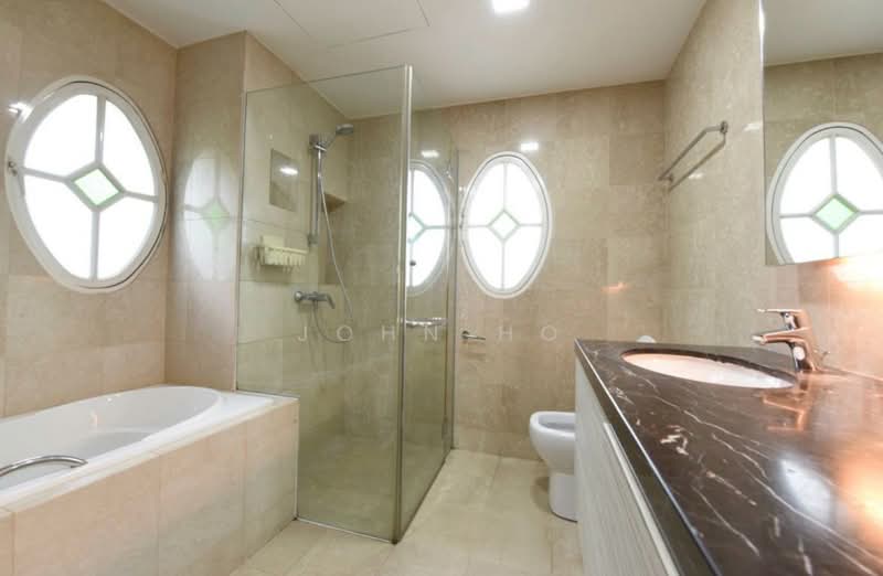 Gentle Villas, Gentle Drive, 5 Bedrooms, 7,382 sqft, Semi-Detached House For Rent, by John Ho, 500123899 - Bathroom - PropertyGuru.com.sg