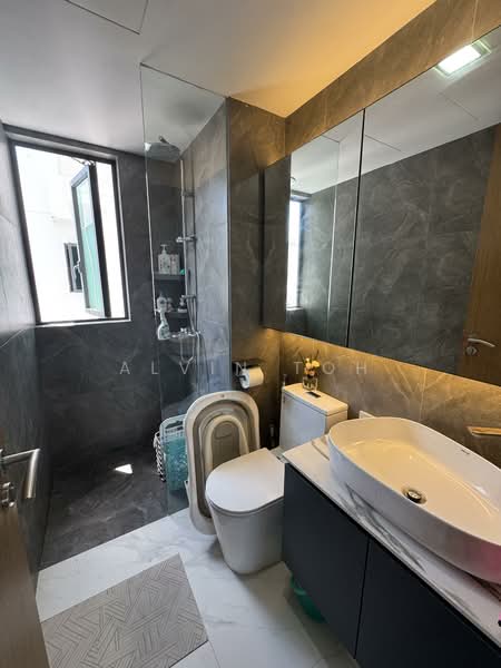 Kingsford Waterbay, 74 Upper Serangoon View, 3 Bedrooms, 1,066 sqft, Condominium For Sale, by Alvin Toh, 500123901 - Bathroom - PropertyGuru.com.sg