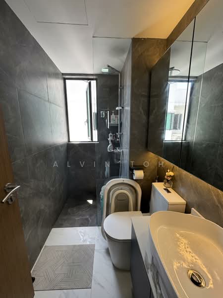 Kingsford Waterbay, 74 Upper Serangoon View, 3 Bedrooms, 1,066 sqft, Condominium For Sale, by Alvin Toh, 500123901 - Bathroom - PropertyGuru.com.sg