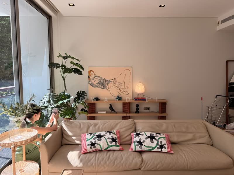 Hilltops, 99 Cairnhill Circle, 4 Bedrooms, 1,593 sqft, Condominium For Rent, by Edward Li, 500123902 - Living Room - PropertyGuru.com.sg