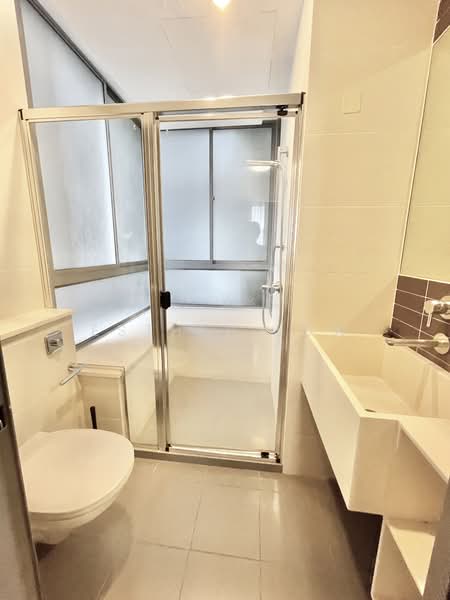 Spring @ Katong, 18 Ceylon Road, 3 Bedrooms, 991 sqft, Apartment For Rent, by Esther Low, 500123910 - Bathroom - PropertyGuru.com.sg