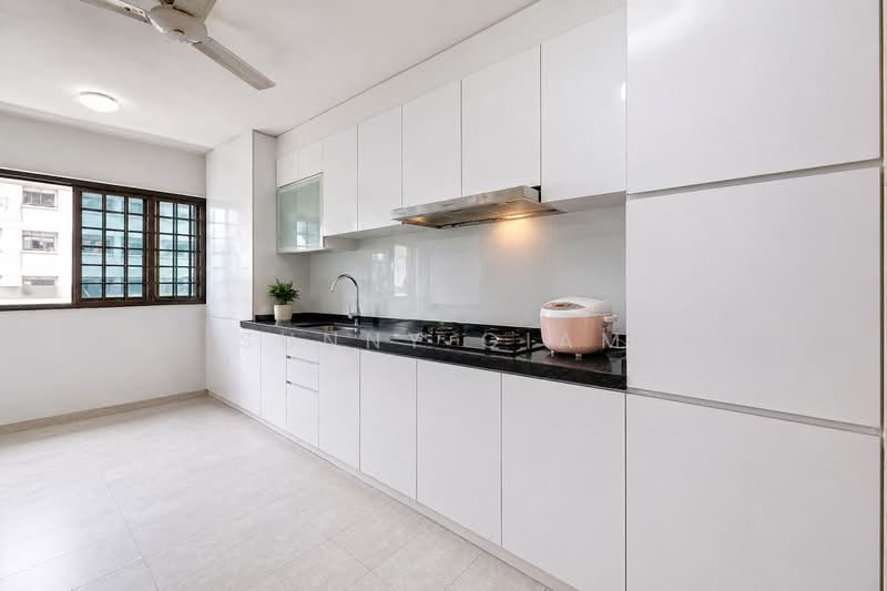 235 Ang Mo Kio Avenue 3, 235 Ang Mo Kio Avenue 3, 2 Bedrooms, 721 sqft, HDB Flat For Sale, by Sunny Giam, 500123930 - Kitchen - PropertyGuru.com.sg