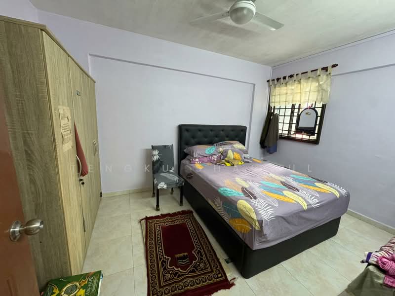 172 Ang Mo Kio Avenue 4, 172 Ang Mo Kio Avenue 4, 2 Bedrooms, 645 sqft, HDB Flat For Sale, by TENGKU SHAHRUL, 500123942 - Bedroom - PropertyGuru.com.sg
