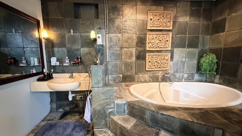 For Rent - Loyang Valley