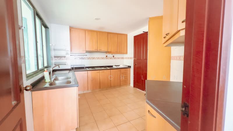 Yew Mei Green, 50 Choa Chu Kang North 6, 4 Bedrooms, 1,593 sqft, Condominium For Sale, by Tamil Chelvan, 500123947 - Kitchen - PropertyGuru.com.sg