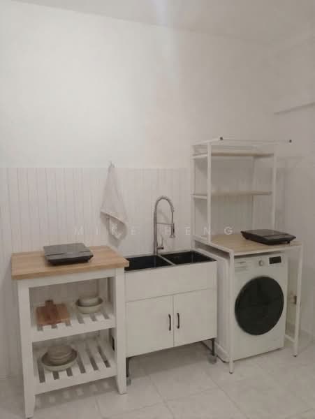 474 Sembawang Drive, 474 Sembawang Drive, Room Rental, 150 sqft, HDB Flat For Rent, by Mike Heng, 500123950 - Cooking Area + Washing Machine - PropertyGuru.com.sg