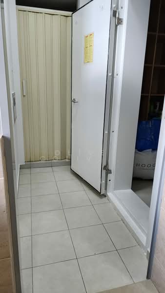 The Lakeshore, 31 Jurong West Street 41, Room Rental, 130 sqft, Condominium For Rent, by Liu Siqi, 500123970 - Entrance - PropertyGuru.com.sg