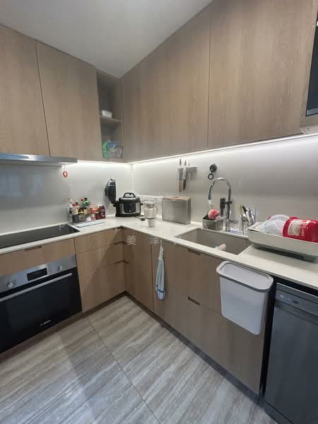 Le Wood, 21 Hindhede Drive, 2 Bedrooms, 1,238 sqft, Condominium For Rent, by Peter Jiang 姜泽良, 500123971 - Kitchen - PropertyGuru.com.sg
