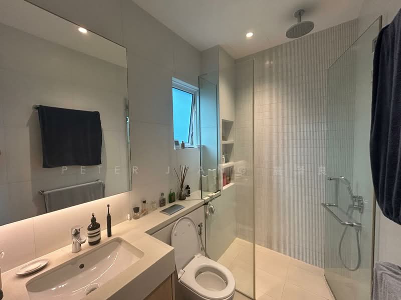Le Wood, 21 Hindhede Drive, 3 Bedrooms, 1,238 sqft, Condominium For Rent, by Peter Jiang 姜泽良, 500123978 - Bathroom - PropertyGuru.com.sg