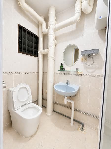 290C Compassvale Crescent, 290C Compassvale Crescent, 3 Bedrooms, 1,184 sqft, HDB Flat For Rent, by Esther Liang, 500123987 - Bathroom - PropertyGuru.com.sg