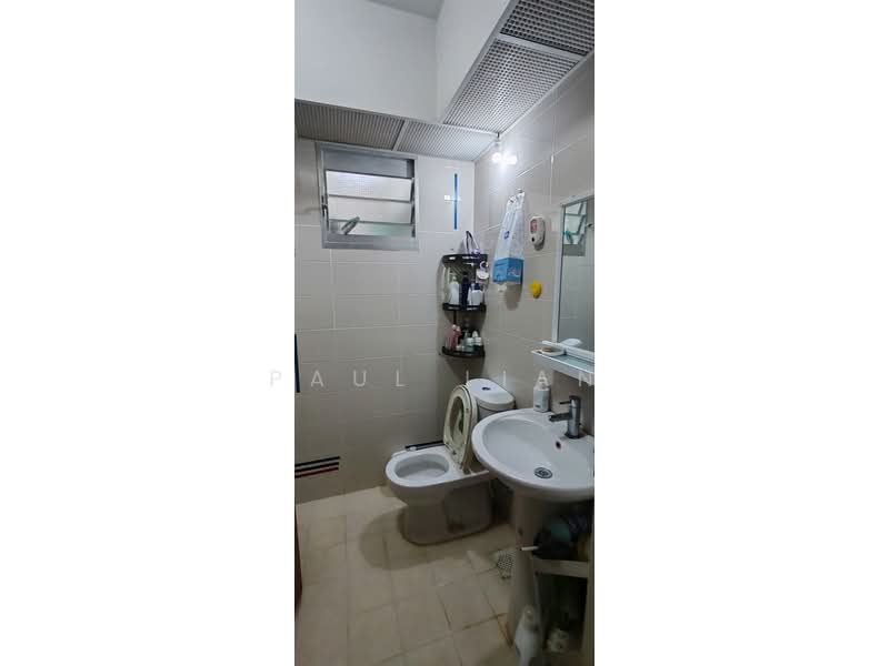 432B Yishun Avenue 1, 432B Yishun Avenue 1, 3 Bedrooms, 1,205 sqft, HDB Flat For Sale, by Paul Lian, 500123989 - Bathroom - PropertyGuru.com.sg