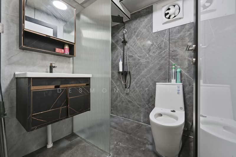 469B Sengkang West Way, 469B Sengkang West Way, 3 Bedrooms, 1,001 sqft, HDB Flat For Sale, by Desmond Tan, 500123992 - Bathroom - PropertyGuru.com.sg