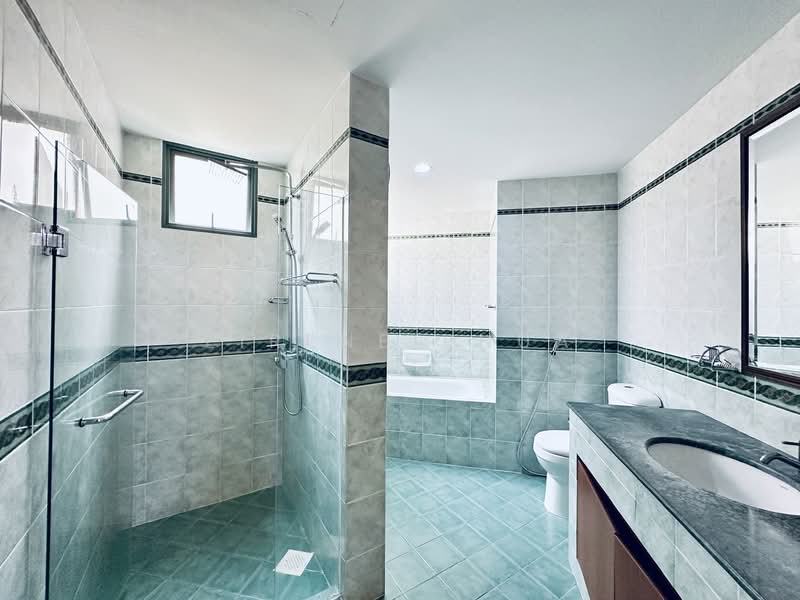 Yew Mei Green, 50 Choa Chu Kang North 6, 4 Bedrooms, 1,593 sqft, Condominium For Sale, by Eirene Phua, 500124011 - Master Bathroom - PropertyGuru.com.sg