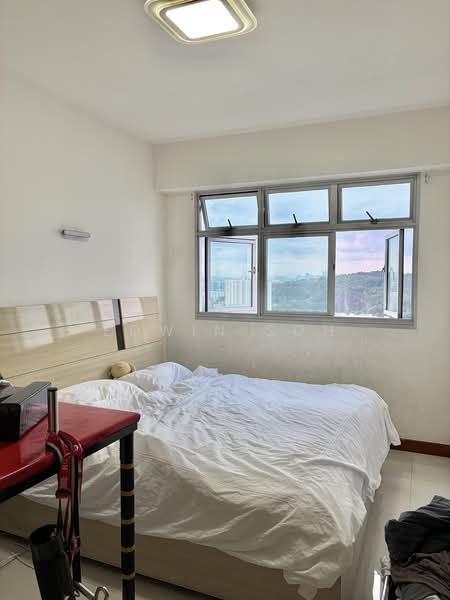 292C Bukit Batok East Avenue 6, 292C Bukit Batok East Avenue 6, 3 Bedrooms, 1,216 sqft, HDB Flat For Sale, by Edwin Soh, 500124021 - Bedroom - PropertyGuru.com.sg