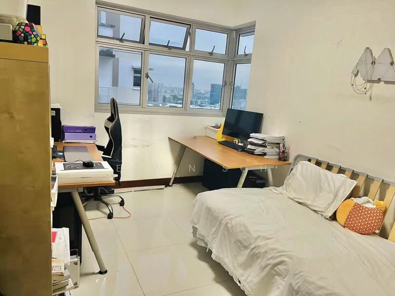 292C Bukit Batok East Avenue 6, 292C Bukit Batok East Avenue 6, 3 Bedrooms, 1,216 sqft, HDB Flat For Sale, by Edwin Soh, 500124021 - Bedroom - PropertyGuru.com.sg